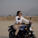 Garima Chaurasia Instagram - Iss track ka vibe hai 🔥 Apna camera kholo, aur dikhao apna #SwagWithIPF apne style mein #IndianPoliceForceOnPrime, new series, Jan 19 #gimaashi #reels #trending #gimaians