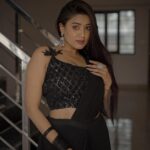 Garima Chaurasia Instagram - Rishte ke liye ye pics perfect h naa guys? 🤪🤷🏻‍♀️ #gimaashi #gimaians #ethniclove #blacksaree