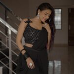 Garima Chaurasia Instagram - Rishte ke liye ye pics perfect h naa guys? 🤪🤷🏻‍♀️ #gimaashi #gimaians #ethniclove #blacksaree