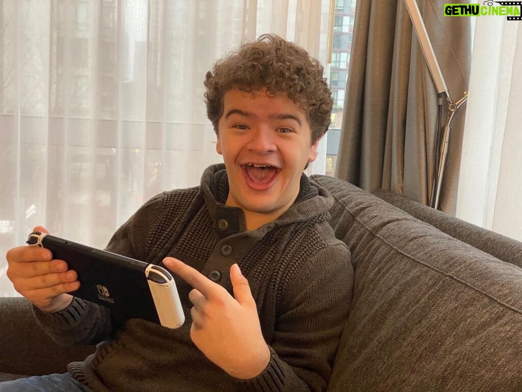 Gaten Matarazzo Instagram - #ad I’ve been racing through Coconut Mall with #MarioKart 8 Deluxe and mastering all the newly added course options thanks to the launch of the Mario Kart 8 Deluxe -- Booster Course Pass DLC! 🏎 🎮