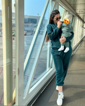Gauahar Khan Instagram - Life , as we love it ! ❤️✈️ 

#allahummabaarikfiihi #ummiandZehaan #Alhamdulillah #twinning
