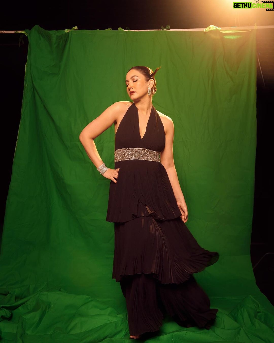 Gauahar Khan Instagram - Senorita 🖤 Outfit: @gunikamehraofficial Earrings: @sunitaguptajewellery Bracelet: @sunitaguptajewellery @gehnajewellers1 Styling: @devs213 assisted by @krutikaa_sharma 📸 : @anurag_kabburphotography #week8 #jhalakdikhlajaa11 #happynewyear Mumbai, Maharashtra