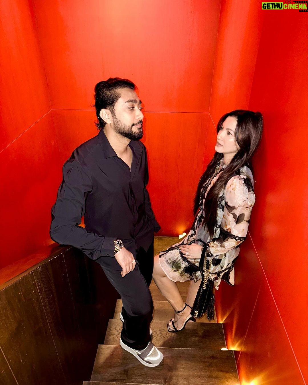 Gauahar Khan Instagram - Happy 3 years Jaanu ♥️ #alhamdulilah . . . 📍 @era_communication @wakaimumbai Wakai