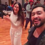 Gauahar Khan Instagram - This Navratri , it’s going to be a treat for all garba fans , at @raasrangthane with the legendary, my Father @ismaildarbarofficial and his supremely talented band. We witnessed the magic at the rehearsal last night , and the family is super proud . Guys do book your tickets on book my show and enjoy the nine nights with the best of garba and dandiya magic . See you 🫶🏻 And A big Thanks to @hanifaslam_official 🫶🏻