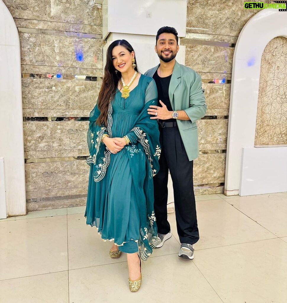 Gauahar Khan Instagram - From strangers to fiancé in 1 month , to husband and wife in 4 months , to Alhamdulillah mom n dad in 2 years , we r graduating from the best universe called LIFE . 😬♥️ ma sha Allah laa quwwata illa billa . #husbandandwife #gaza🦋 #weddings #dressup Mumbai, Maharashtra