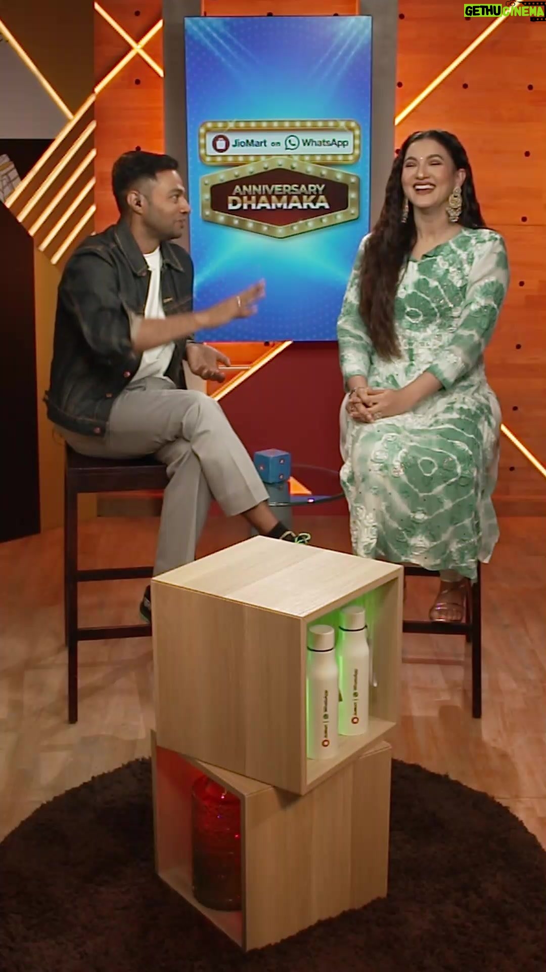 Gauahar Khan Instagram - JioMart on WhatsApp Anniversary Dhamaka was truly dhamakedaar! Thank you @rjkisnaa for being a great host. And a big thank you to @jiomartofficial for making me a part of the celebration! #jmonwaanniversarydhamaka Mumbai, Maharashtra