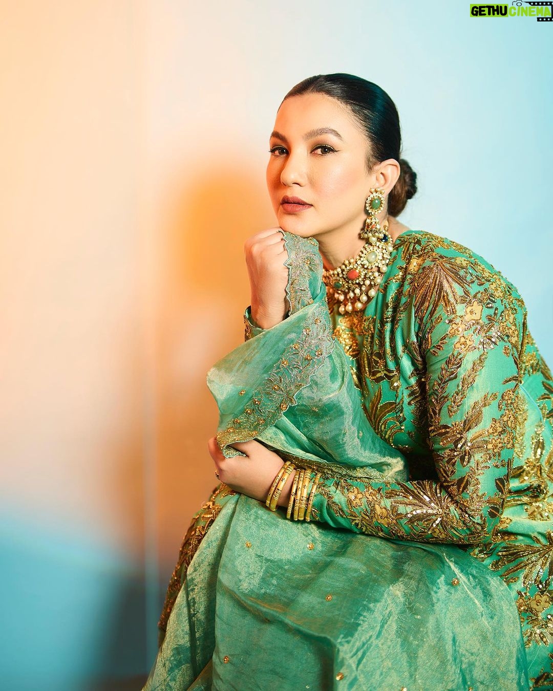 Gauahar Khan Instagram - Green today 💚 Mumbai, Maharashtra