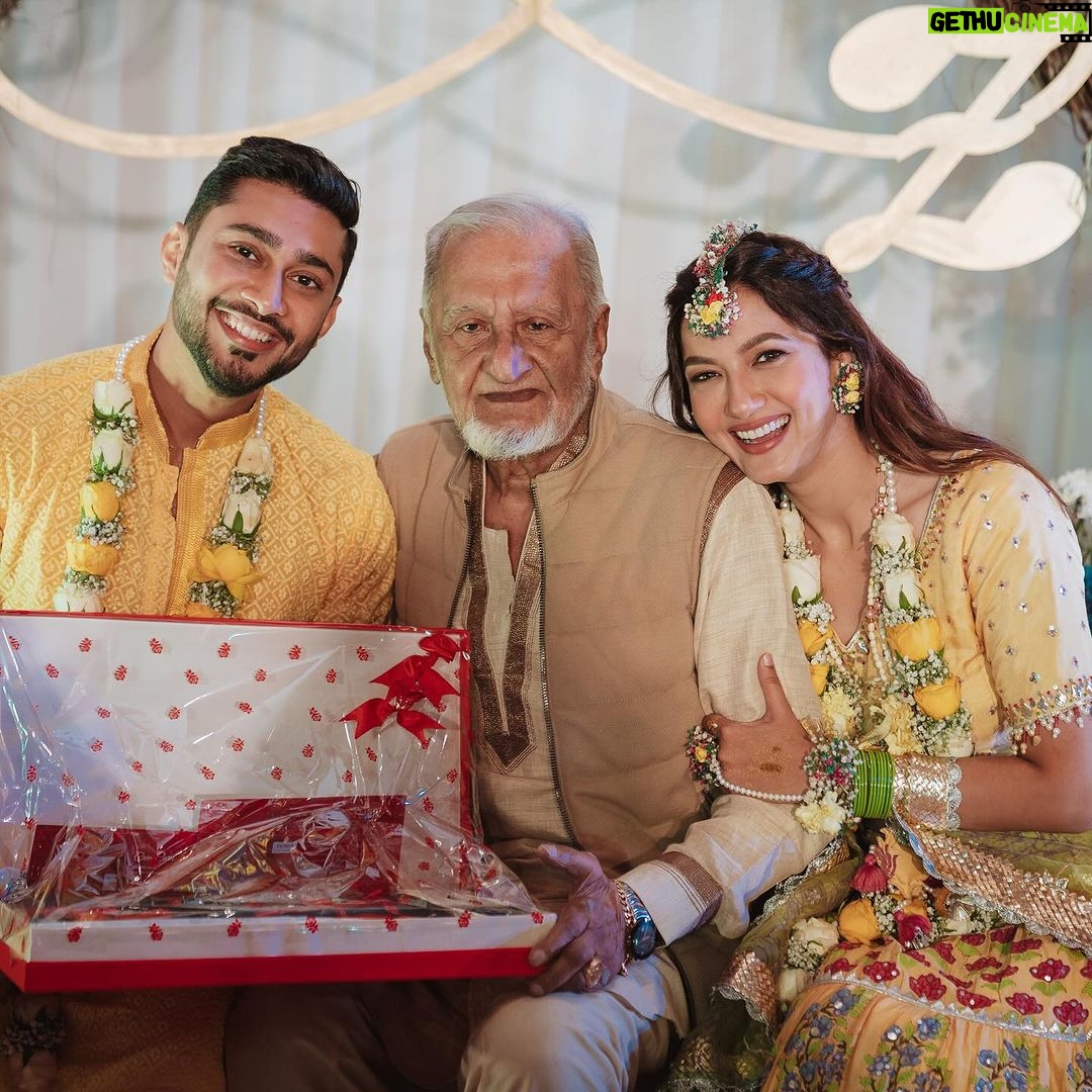 Gauahar Khan Instagram - I wish I could hold you forever . I wish u could talk to me forever . I wish I could be even 2 percent of what you were . Silently doing everything for your family , being way ahead of your times , in your thoughts , your actions , your role of being a father . I wish I could have even half of the patience you had through your tough times . I’m sooooooo proud of being #zafarAhmedKhan ‘s daughter . May Allah grant you jannah pappa . Ameen . Missing you on your birthday. My darling pappa . I love you ❤️ #jan14th always my pappa . 😘😢