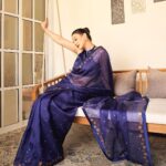Gauahar Khan Instagram - Wore a saree after pregnancy and delivery , so almost 1.5 yrs later . 🙋🏻‍♀️💙 Saree : @priyalprakashhouseofdesign Jewellery : @sunitaguptajewellery Styling : @devs213 assisted by @krutikaa_sharma Camera 📸 : @visualaffairs_va