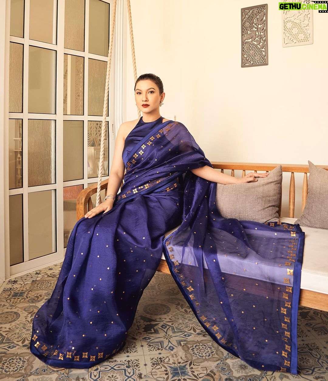 Gauahar Khan Instagram - Wore a saree after pregnancy and delivery , so almost 1.5 yrs later . 🙋🏻♀️💙 Saree : @priyalprakashhouseofdesign Jewellery : @sunitaguptajewellery Styling : @devs213 assisted by @krutikaa_sharma Camera 📸 : @visualaffairs_va