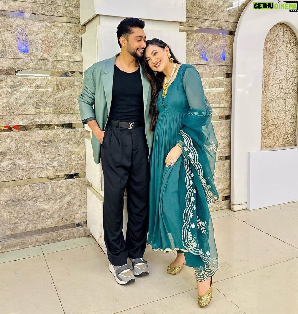 Gauahar Khan Instagram - From strangers to fiancé in 1 month , to husband and wife in 4 months , to Alhamdulillah mom n dad in 2 years , we r graduating from the best universe called LIFE . 😬♥️ ma sha Allah laa quwwata illa billa . #husbandandwife #gaza🦋 #weddings #dressup Mumbai, Maharashtra