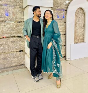 Gauahar Khan Instagram - From strangers to fiancé in 1 month , to husband and wife in 4 months , to Alhamdulillah mom n dad in 2 years , we r graduating from the best universe called LIFE . 😬♥️ ma sha Allah laa quwwata illa billa . 

#husbandandwife #gaza🦋  #weddings #dressup