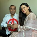Gauahar Khan Instagram - Happiness ❤️ 10 yrs of this beautiful bhai behen rishta . @aashish_mangal 🧁 may u always be happy n healthy . My sweetest @payal1110 ure the best wife someone could have , always making yummy food for us on rakhi n maintaining all ur cultural duties so beautifully . Special rakhi this time with our little #Zehaan ❤️ Alhamdulillah. #family #rakshabandhan2023 Mumbai, Maharashtra