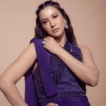 Gauahar Khan Instagram - 🪻yeh phool kaunsa hai ???? #commentkaro