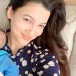 Gauahar Khan Instagram - It’s not just on days that u can feel normal, be dressed up , or look well put together, to all new moms , u are AMAZING even in your sweaty night wear , with baby having thrown up on it , with messy hair , n sleepless eyes , YOU ARE truly AMAZING. I love everything and every sec of it . Alhamdulillah. 💛 #newmomlife #beamazing #reelsinstagram