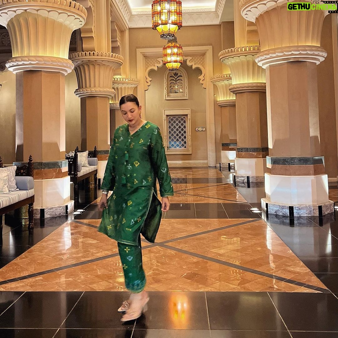 Gauahar Khan Instagram - Naadaan dil 🍃 Dubai, United Arab Emirates
