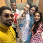 Gauahar Khan Instagram - Happiness ❤️ 10 yrs of this beautiful bhai behen rishta . @aashish_mangal 🧁 may u always be happy n healthy . My sweetest @payal1110 ure the best wife someone could have , always making yummy food for us on rakhi n maintaining all ur cultural duties so beautifully . Special rakhi this time with our little #Zehaan ❤️ Alhamdulillah. #family #rakshabandhan2023 Mumbai, Maharashtra