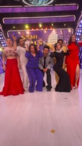 Gauahar Khan Instagram - With the Guru himself! Our compulsory #jhalakdikhlaja reel♥️ @gururandhawa @malaikaaroraofficial the @arshad_warsi @gauaharkhan @rithvikk_dhanjani @saieemmanjrekar @sonytvofficial