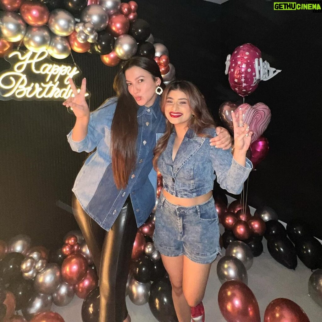 Gauahar Khan Instagram - I pray for a year full of prayers answered , good news , great health, laughter , exciting travels , n dreams turning into reality. Ameen . Happy birthday my choti , @anamdarbar97 ❤️😘 u are oh so lovely . May Allah keep u protected. Ameen . Enjoy your day . #unexpectedtwinning #bhabhinanand #denimwins Mumbai, Maharashtra