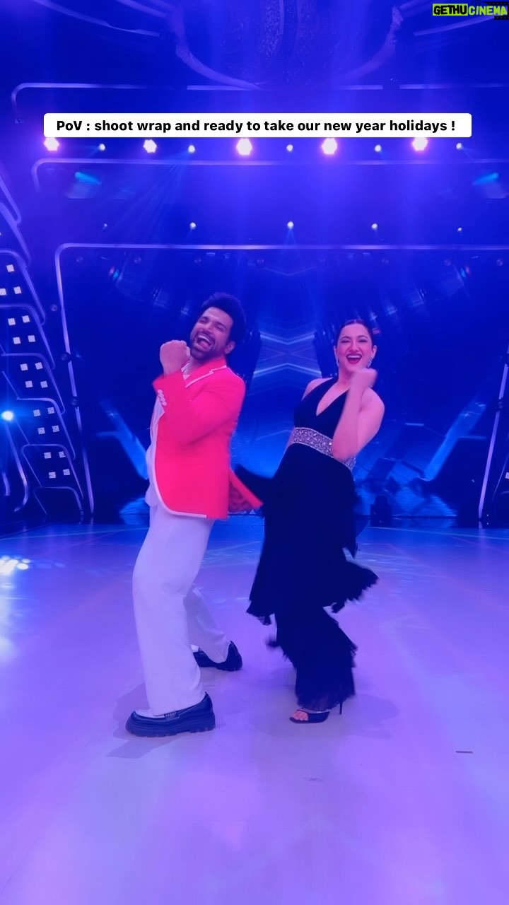 Gauahar Khan Instagram - True story !!!! @rithvikk_dhanjani going to a more fancy place than me , but a holiday is a holiday , after all ! π¬β€οΈππ»πΊπ» #trendingreels #trendingaudio #hosts #jhalakdikhlajaa11 #fireball Mumbai, Maharashtra