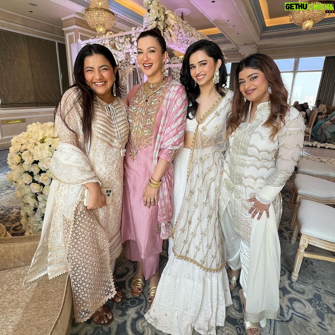 Gauahar Khan Instagram - Yaariyaan ❤️ Mumbai, Maharashtra