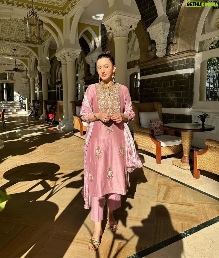 Gauahar Khan Instagram - Aisi Mulaqat 🌸 Outfit : @ashiwalia9 The Taj Mahal Palace, Mumbai