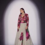 Gauahar Khan Instagram - 🌹 #week11 #jhalakdikhlajaa11 @sonytvofficial #host Styling : @devs213 assisted by @krutikaa_sharma Camera : @mohitvaru Outfit : @gazalguptacouture Jewellery : @anmoljewellers Mumbai, Maharashtra