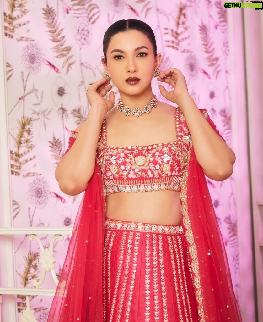 Gauahar Khan Instagram - Pinkster 💞 This is @jasleenroyal and @babil.i.k ‘s new track . Check out the video too . It’s amazing 🩷 Styling : @devs213 assisted by @krutikaa_sharma Outfit: @chameeandpalak Jewellery: @anmoljewellers Click : @mohitvaru Mumbai, Maharashtra