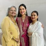 Gauahar Khan Instagram - To the woman who is always there for others . To the woman who has strongly brought up great kids . To the coolest mom in law , who has been fun and loving too . To the butterfly of our lives , @farzana765 happy birthday mom . May Allah bless you with the best of health n happiness. Ameen ❤️😘 love you . 🍰🧁🍫 keep rocking for another 50 years , Ameen . Mumbai, Maharashtra