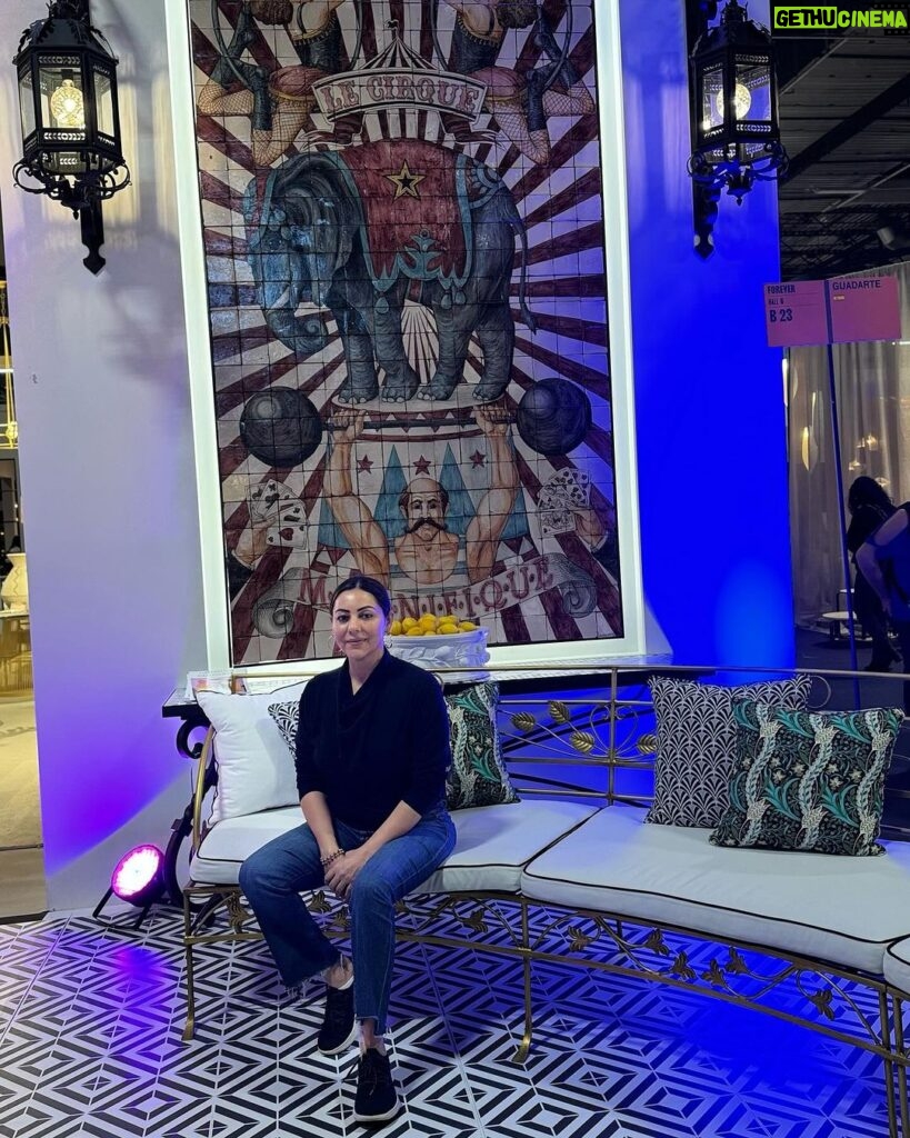 Gauri Khan Instagram - Attending the Maison et Objet held bi-annually in Paris Nord Villepinte Exhibition Center…. A trade fair for interior design, feels great witnessing a collection of talent in one place!!! A place of great value and learning for anyone who is an interior designer and architect Maison&Objet