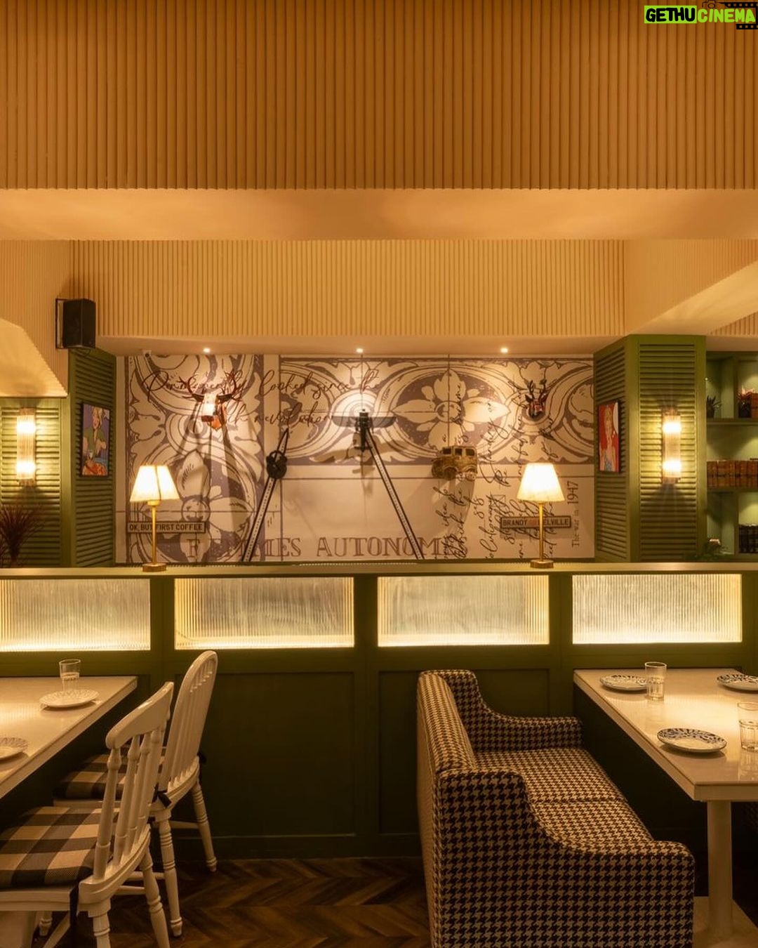 Gauri Khan Instagram - Stay away from very bright lights that seem unnatural… our aim was to create a comfortable cosy environment @grandmamascafe #gaurikhandesigns @bottomlinemedia Grandmama's Cafe, Juhu