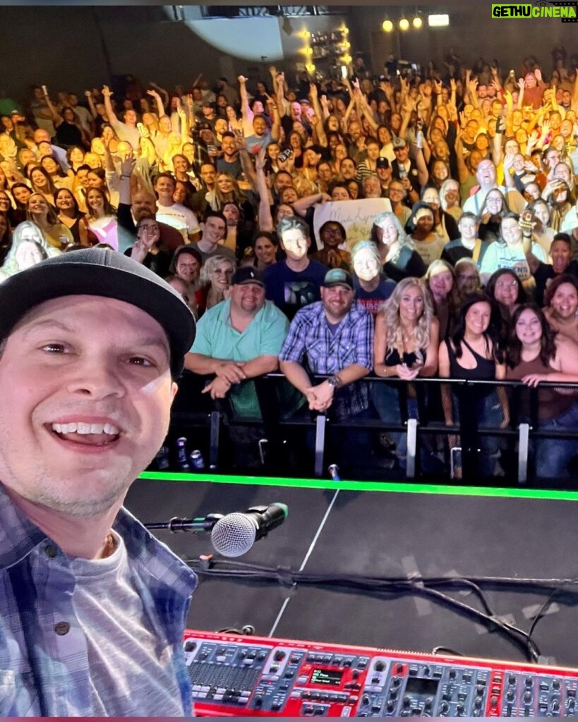 Gavin DeGraw Instagram - St. Louis you guys rock! Who’s ready for another SOLD OUT show tonight in Chicago? The Hawthorn