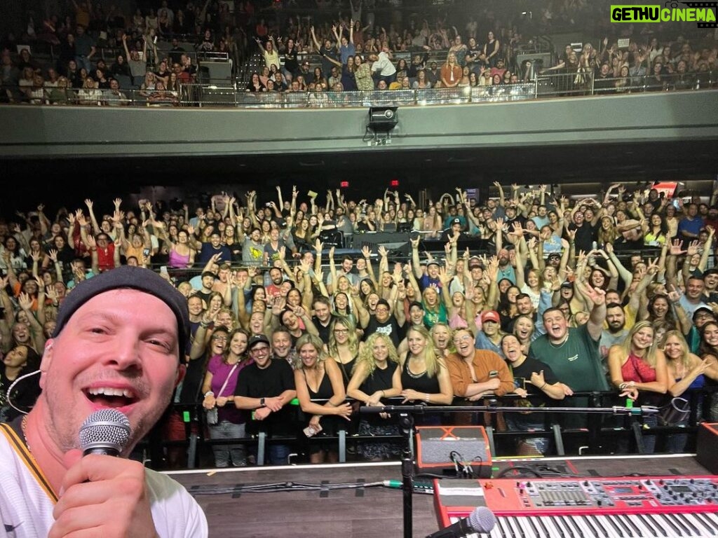 Gavin DeGraw Instagram - Pittsburgh, going to be hard to top that one! Thank you for helping kick off the tour and for singing along. 🎥: @wanderingsociologist Roxian Theatre