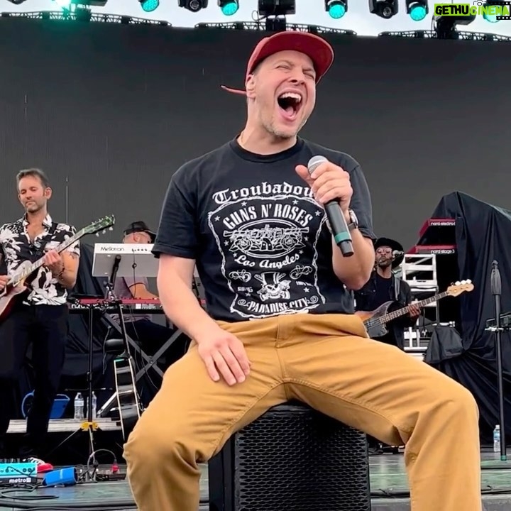 Gavin DeGraw Instagram - Weekend wrap… Music City Grand Prix, WGAR Country Jam and SpiedieFest! Tour starts Tuesday. What show are you coming to? P.S. check out Buddy making an appearance on the new hats!