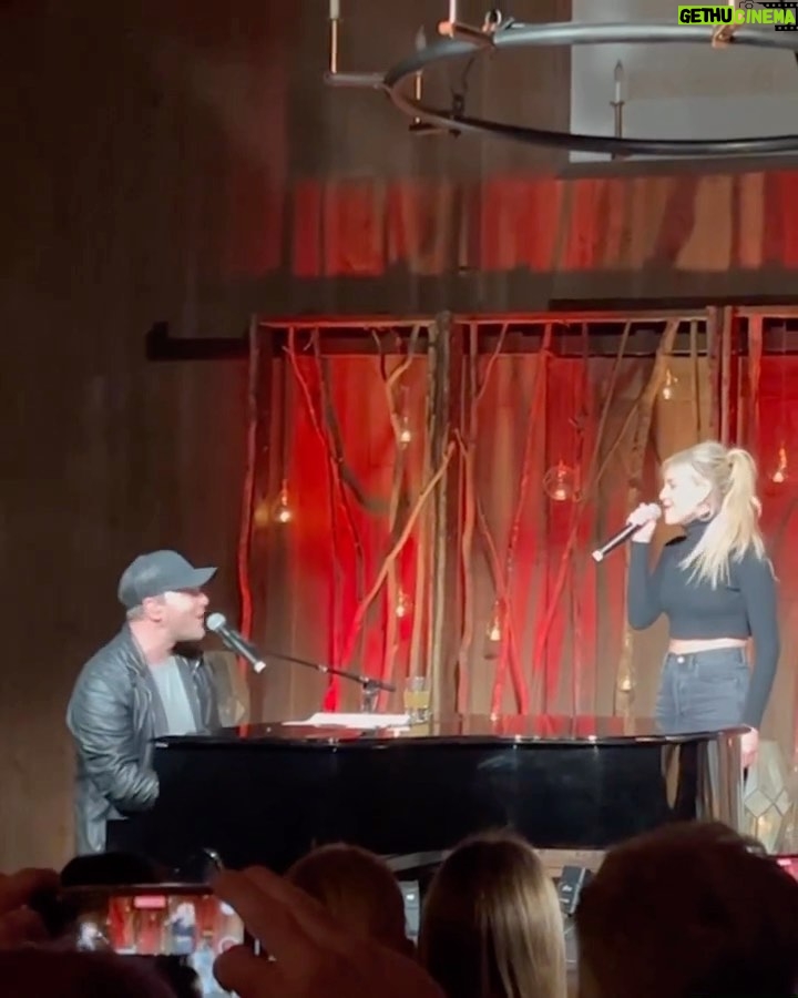 Gavin DeGraw Instagram - Duet vibes. We should do this more @kelseaballerini.