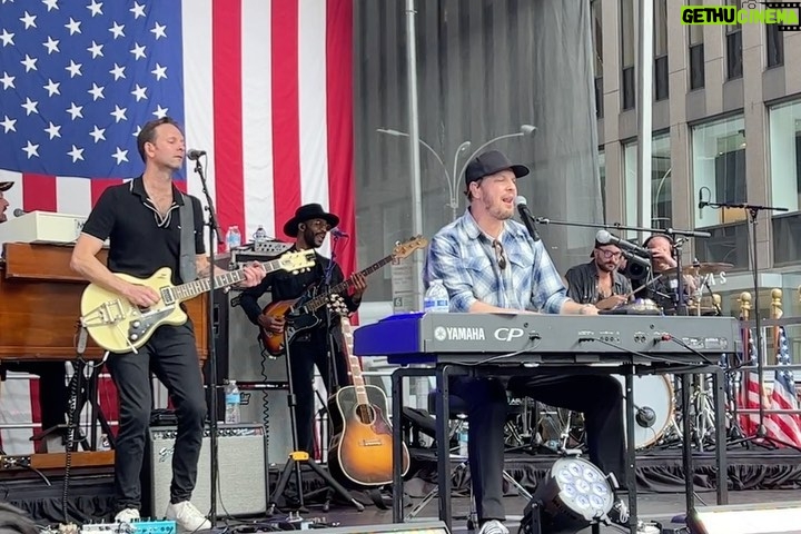 Gavin DeGraw Instagram - Thanks @foxandfriends for having me out! 🇺🇸 New York, New York