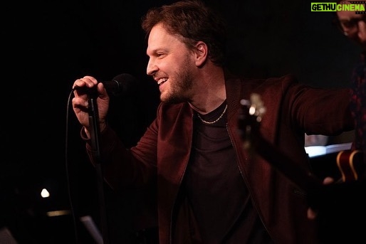 Gavin DeGraw Instagram - First two nights of my Christmas residency at @cafecarlyle have been ones for the books. Let’s keep it going! Café Carlyle
