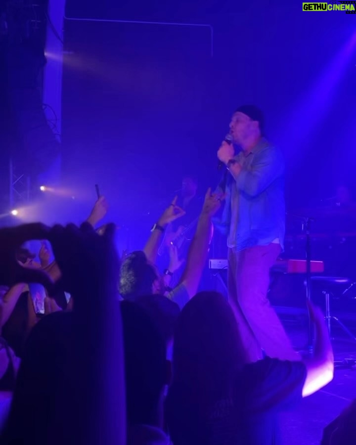 Gavin DeGraw Instagram - Things at my shows that just make sense… Thank you guys for sharing these moments with me. What’s been your favorite part?