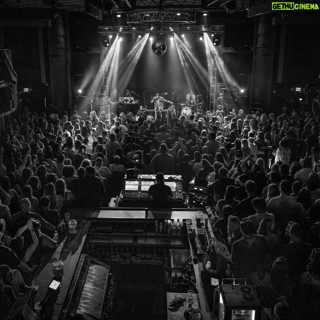 Gavin DeGraw Instagram - Detroit & Indy, you guys were amazing! Last two shows of the US Summer tour coming up!