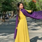 Gayathri Sri Instagram - Wearing yellow - my hue of joy 🤩 Outfit from @_gina_couture #model #trading #actress #withoutmakeup