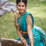 Gayathri Sri Instagram - Shoot for @astah_boutique_tirupur Mua: @mathi_makeupstudio_and_academy Photography : @bluemoon_pictures Venue : @elementspalmvalley Saree : @dr_ganesh_sah_silks_saress Jewel : @nakshatra_rental_jewellery Shapewear : @quiensee Coimbatore
