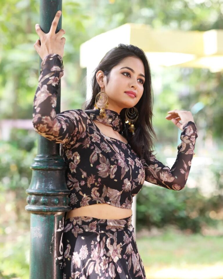 Gayathri Sri Instagram - Wearing @_gina_couture 📸 @zoomin_momentz Chennai, India