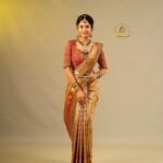 Gayathri Sri Instagram - ✨ Makeup: @deepi_makeupartistry Hairstylist: @mani_stylist_ Saree drape: @style_with_anbu Jewel: @new_ideas_fashions Saree: @frontiers_fashion_lounge Photography: @prachuprashanth Flowers: @sathana_flowerdesigns Chennai, India