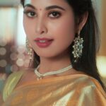 Gayathri Sri Instagram - Velavan Stores - Director Cut for Diwali . . . . Client: Velavan Stores @velavanstoreschennai Production House: Kuviyam Media Works @kuviyammediaworks Creative Director: Yoagandran A @yoagandran Director: Yona Joshua S @yona_joshua Director of Photography: Madhan Kumar @madhankumar.murugan Associate DOP: Lalith @umbra_hunter Art Director: Jayamurugan @jaimuruganbfa Cast: Gayathiri, Mohan Vaidhiya, Jiva Ravi, Sharmila, Vasanth, Salman Stylist: Sejal sejalpaul19 Music Director: Anal Akash @analakash_doublea Singer: Anal Akash @analakash_doublea @subhikshabala Spot Editor: Murugavel @mukeshvj45 Costumes: Praba & Sejal Chief AD: Bala Murali @i.am.mulli Ad: Vasanth, Hari, Suman & Murugavel - @sumansmilysv @_official._hari_ Artist Coordinator: @cinemakaaran24 Choreography: Vasanth @__aesthetic_hulk__ Editor: Murugavel @mukeshvj45 Colourist: Veera Raghavan @ragavan_colorist Production Controller: Praba Production Executive: Saravanan Lyrics: Navaneetha Krishnan @navaneethakrishnan_v Camera: @arri Photoflood: VMC Lights Unit: GLG Lights Dolly Team: @gfm_gripfactorymunich Dolly Operator: @_siddeshharijan9 @shri.mohanvaidhya @jiva_ravi @gayu_sri_offl @salluu_off @thelightbridge