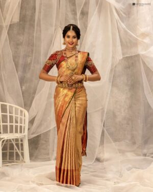 Gayathri Sri Instagram - Bridal #2...
.
Makeup by:@mystylemakeover_studio
.
FT:@gayu_sri_offl
.
Shotby:@vdop_photography
.
Saree:@mylaikumaran
.
Saree drape:@style_with_anbu
.
Blouse:@kavyavigneshofficial
.
Hairdo:@mahi_hairdo
.
Jewel:@krishya_bridal_collections
.
#vdopphotography #portrait #traditional #beauty #bridalmakeup #bridallook #beautyshots #portraitphotography #chennaimodels #chennaifashiondesigner #fashionstyle #love #model #instagram #bridalsarees #outfit #stylish