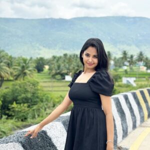 Gayathri Sri Instagram - Swipe 👉 

#gayusri