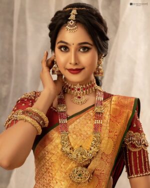 Gayathri Sri Instagram - Bridal #2...
.
Makeup by:@mystylemakeover_studio
.
FT:@gayu_sri_offl
.
Shotby:@vdop_photography
.
Saree:@mylaikumaran
.
Saree drape:@style_with_anbu
.
Blouse:@kavyavigneshofficial
.
Hairdo:@mahi_hairdo
.
Jewel:@krishya_bridal_collections
.
#vdopphotography #portrait #traditional #beauty #bridalmakeup #bridallook #beautyshots #portraitphotography #chennaimodels #chennaifashiondesigner #fashionstyle #love #model #instagram #bridalsarees #outfit #stylish