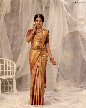 Gayathri Sri Instagram - Bridal #2...
.
Makeup by:@mystylemakeover_studio
.
FT:@gayu_sri_offl
.
Shotby:@vdop_photography
.
Saree:@mylaikumaran
.
Saree drape:@style_with_anbu
.
Blouse:@kavyavigneshofficial
.
Hairdo:@mahi_hairdo
.
Jewel:@krishya_bridal_collections
.
#vdopphotography #portrait #traditional #beauty #bridalmakeup #bridallook #beautyshots #portraitphotography #chennaimodels #chennaifashiondesigner #fashionstyle #love #model #instagram #bridalsarees #outfit #stylish