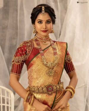 Gayathri Sri Instagram - Bridal #2...
.
Makeup by:@mystylemakeover_studio
.
FT:@gayu_sri_offl
.
Shotby:@vdop_photography
.
Saree:@mylaikumaran
.
Saree drape:@style_with_anbu
.
Blouse:@kavyavigneshofficial
.
Hairdo:@mahi_hairdo
.
Jewel:@krishya_bridal_collections
.
#vdopphotography #portrait #traditional #beauty #bridalmakeup #bridallook #beautyshots #portraitphotography #chennaimodels #chennaifashiondesigner #fashionstyle #love #model #instagram #bridalsarees #outfit #stylish