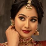 Gayathri Sri Instagram - Bridal #2... . Makeup by:@mystylemakeover_studio . FT:@gayu_sri_offl . Shotby:@vdop_photography . Saree:@mylaikumaran . Saree drape:@style_with_anbu . Blouse:@kavyavigneshofficial . Hairdo:@mahi_hairdo . Jewel:@krishya_bridal_collections . #vdopphotography #portrait #traditional #beauty #bridalmakeup #bridallook #beautyshots #portraitphotography #chennaimodels #chennaifashiondesigner #fashionstyle #love #model #instagram #bridalsarees #outfit #stylish Chennai, India